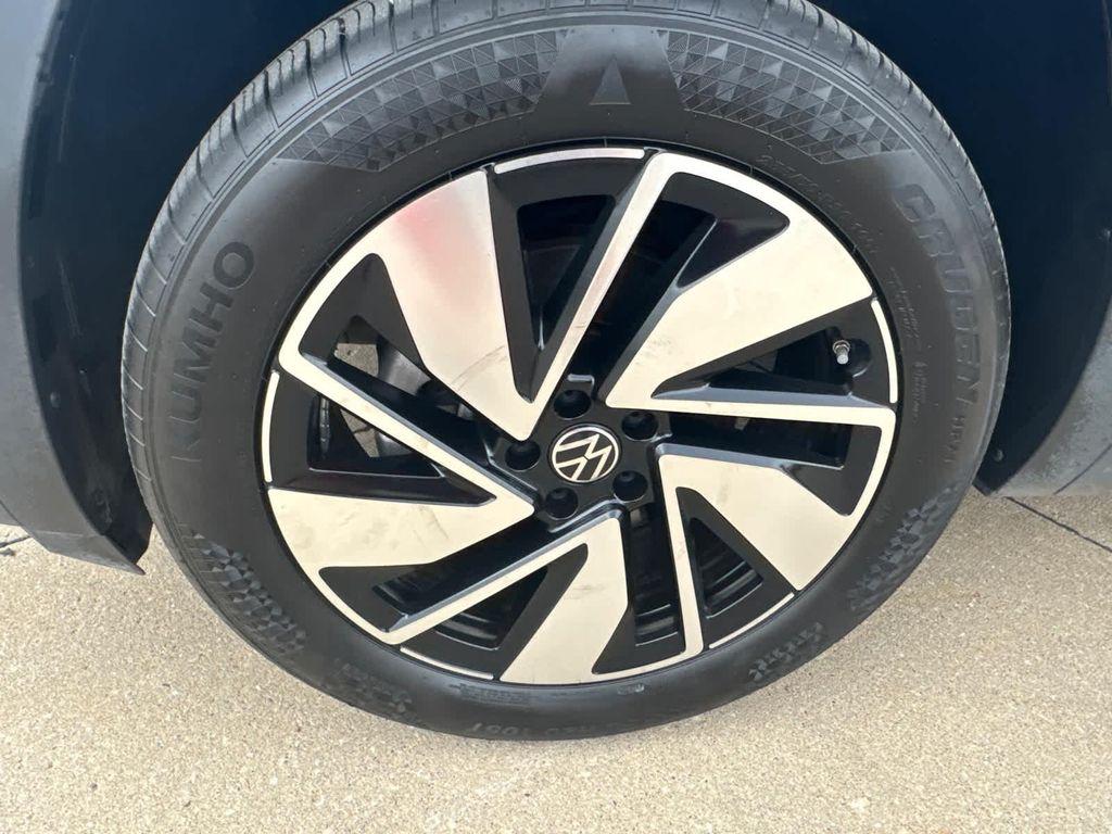 used 2025 Volkswagen Atlas car, priced at $38,998