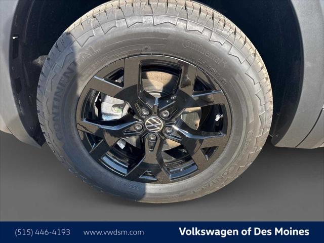 new 2025 Volkswagen Atlas car, priced at $50,456