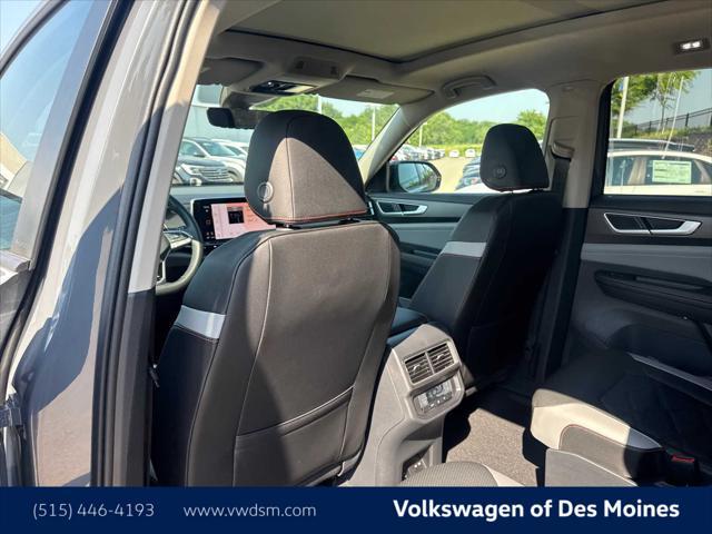 new 2025 Volkswagen Atlas car, priced at $50,456