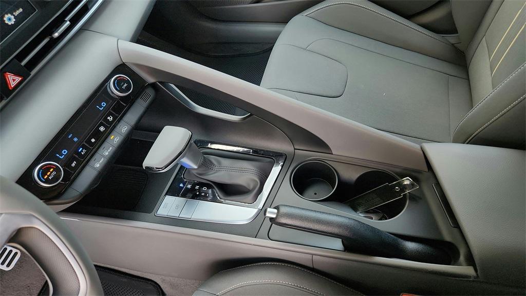 new 2025 Hyundai Elantra car, priced at $24,645