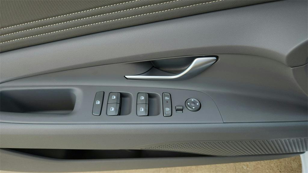 new 2025 Hyundai Elantra car, priced at $24,645