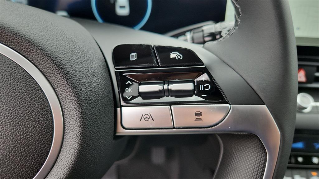 new 2025 Hyundai Elantra car, priced at $27,910