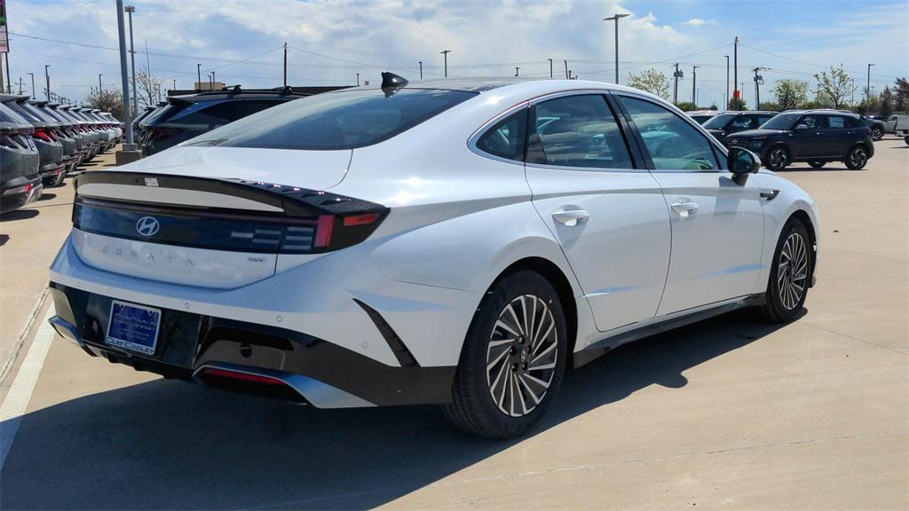 new 2025 Hyundai Sonata Hybrid car, priced at $37,980