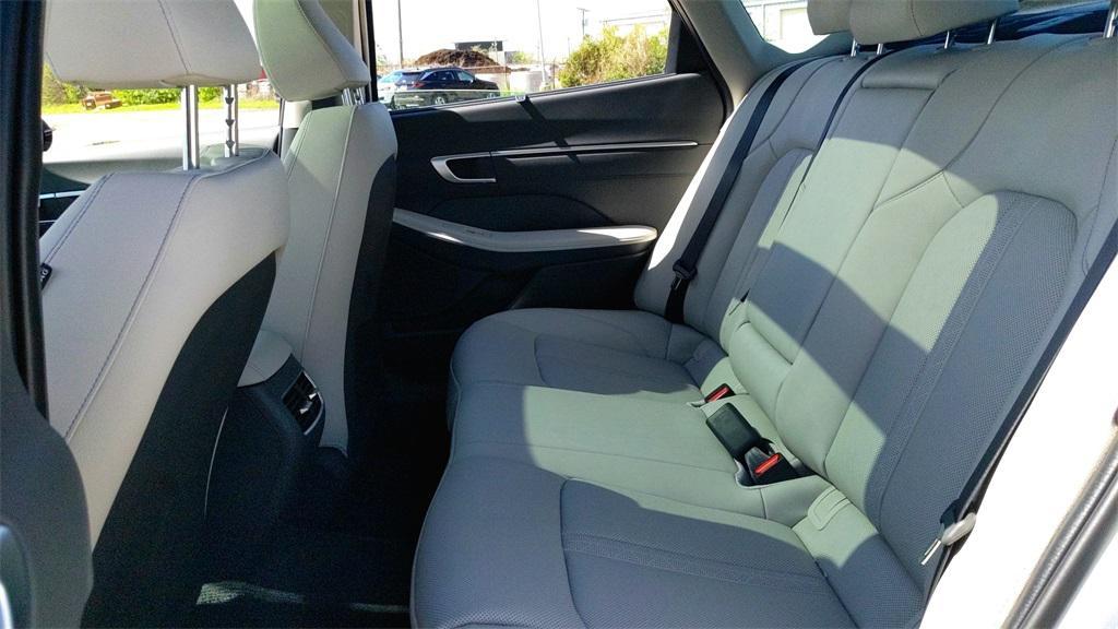 new 2025 Hyundai Sonata Hybrid car, priced at $37,980