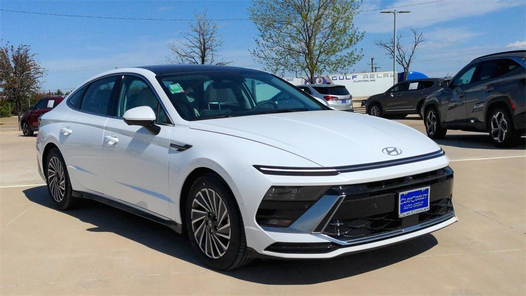 new 2025 Hyundai Sonata Hybrid car, priced at $37,980