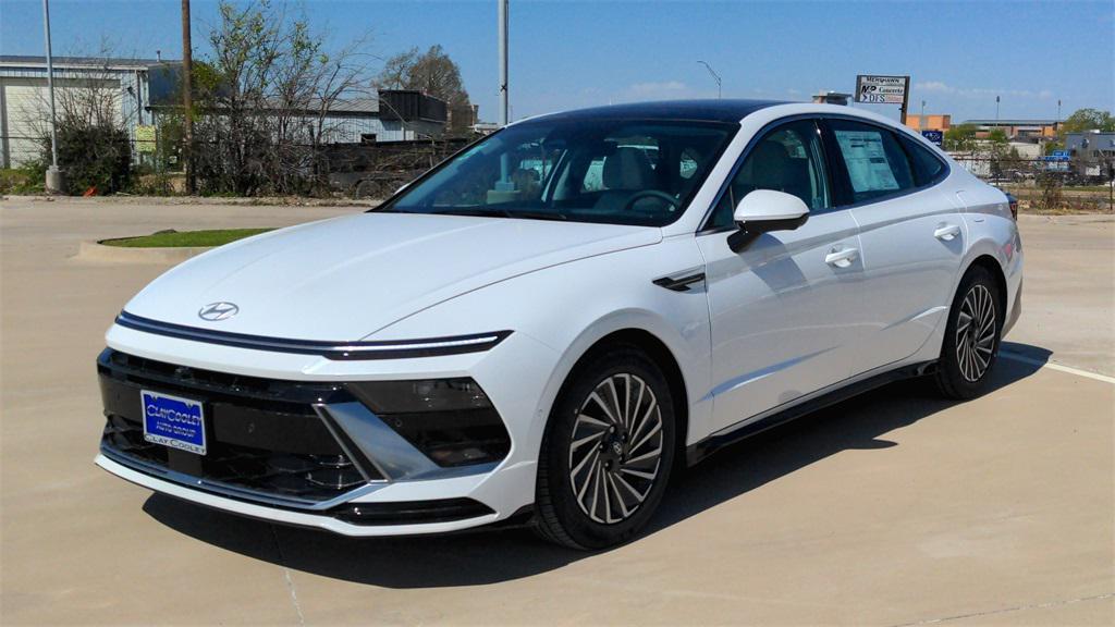 new 2025 Hyundai Sonata Hybrid car, priced at $37,980