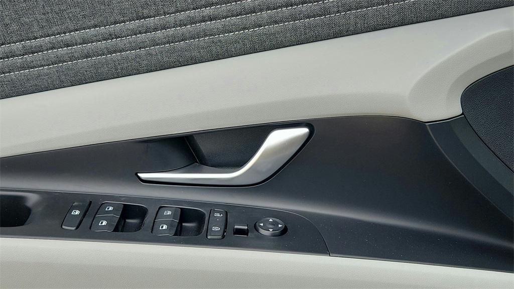 new 2025 Hyundai Elantra car, priced at $27,910