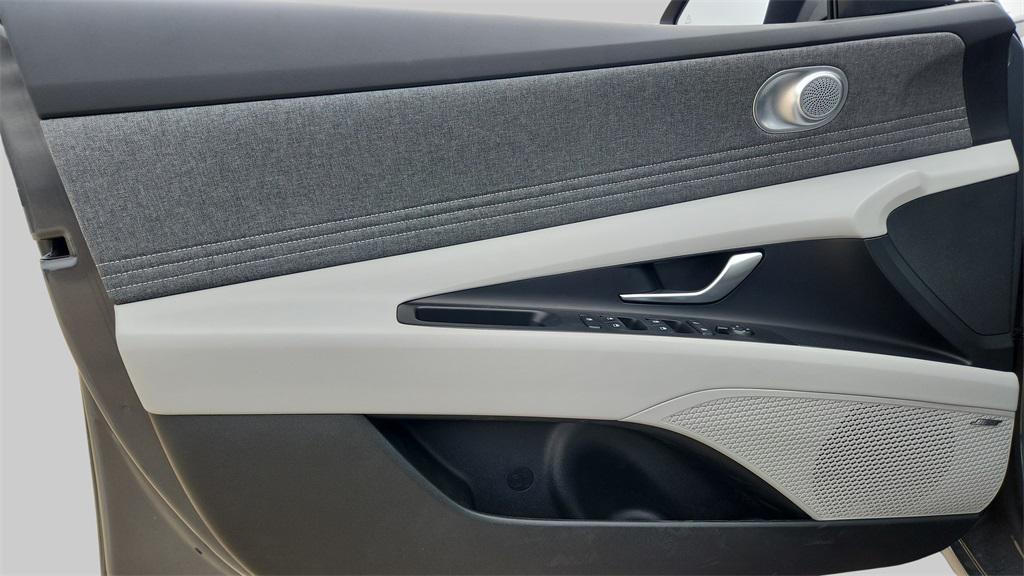 new 2025 Hyundai Elantra car, priced at $27,910