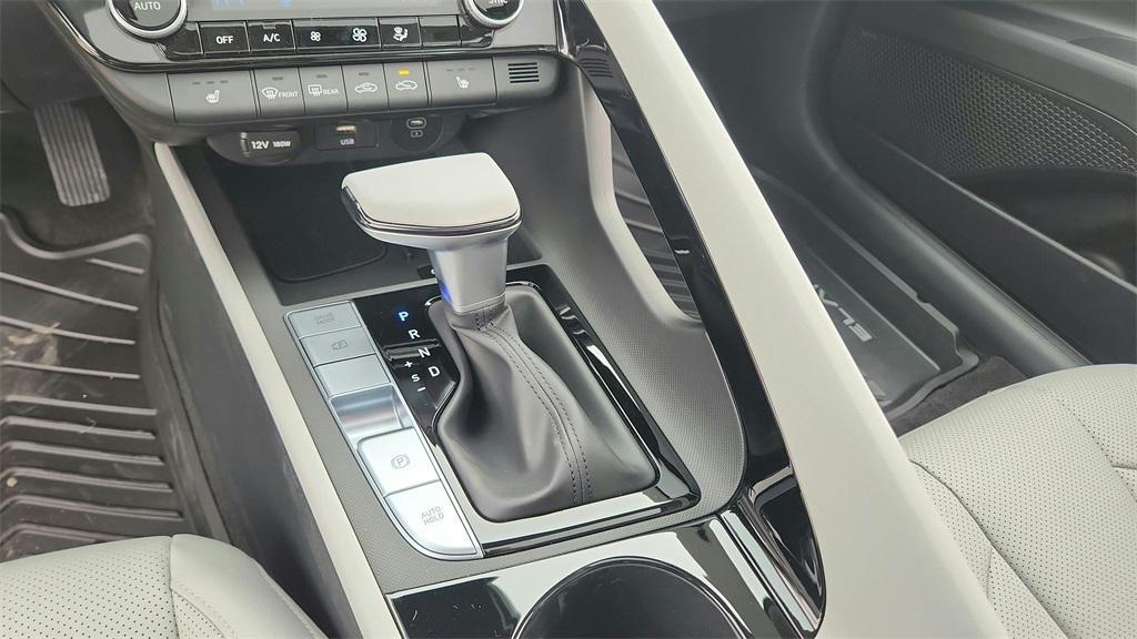 new 2025 Hyundai Elantra car, priced at $27,910