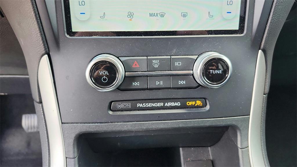 used 2024 Ford Edge car, priced at $24,998