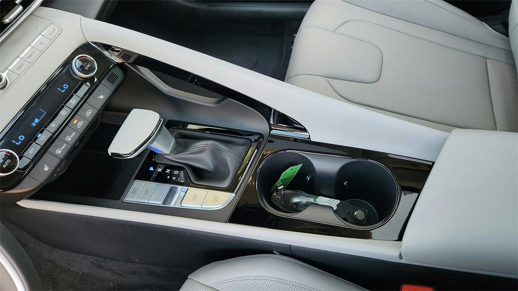 new 2025 Hyundai Elantra car, priced at $27,880