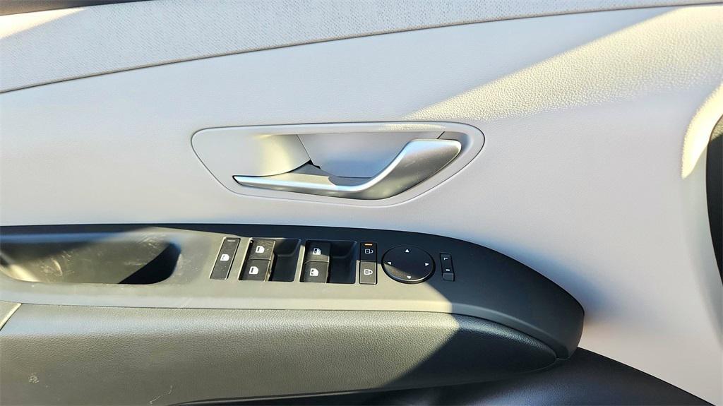 new 2025 Hyundai Tucson car, priced at $32,105