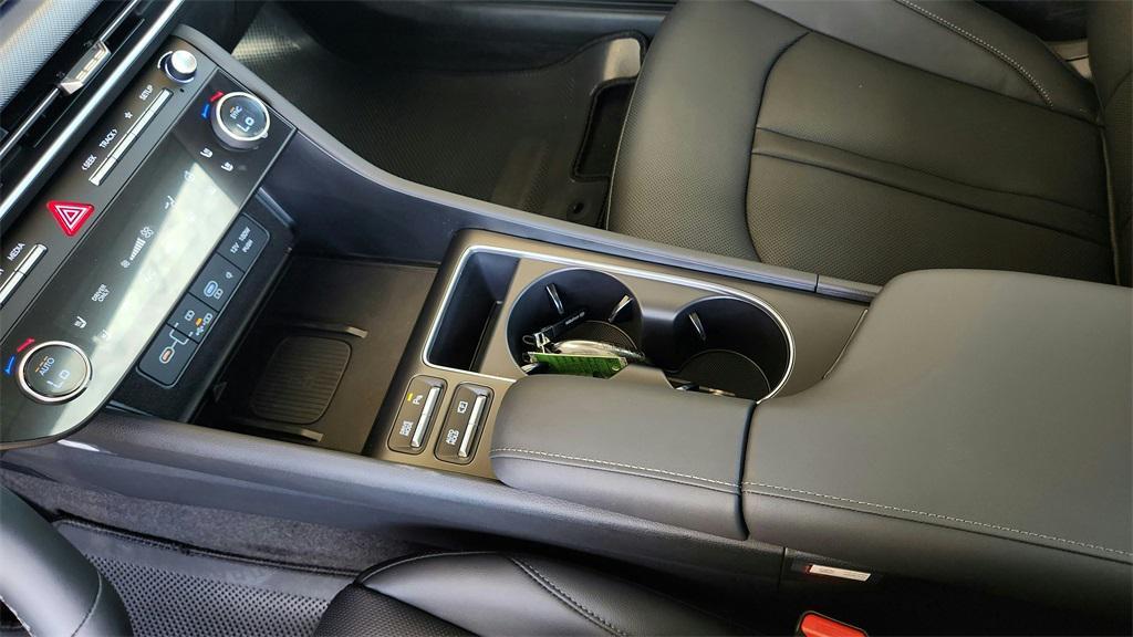 new 2025 Hyundai Sonata Hybrid car, priced at $37,990