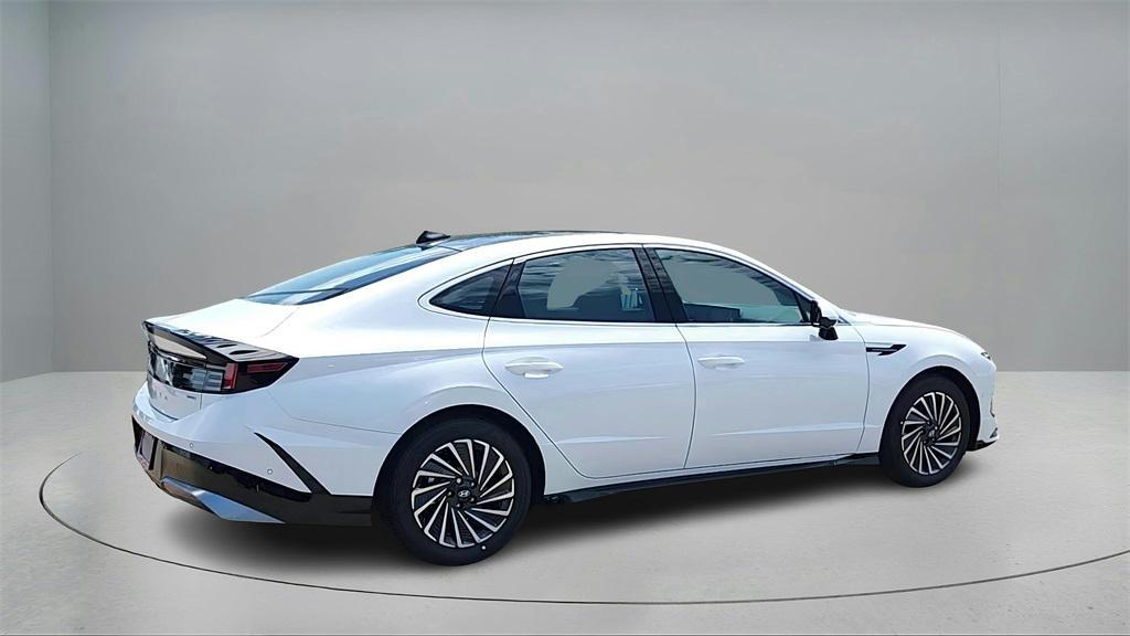 new 2025 Hyundai Sonata Hybrid car, priced at $37,990