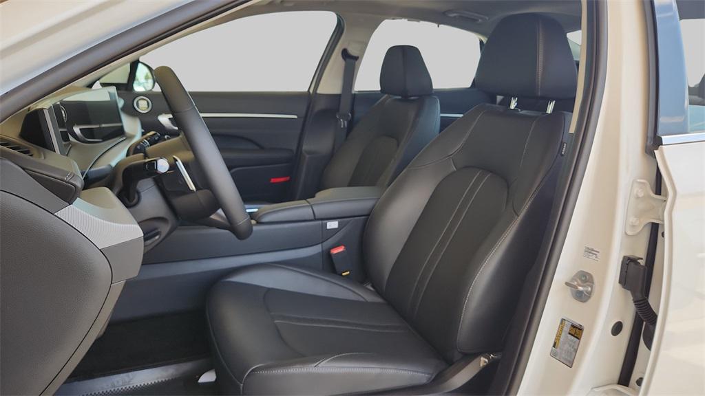 new 2025 Hyundai Sonata Hybrid car, priced at $37,990