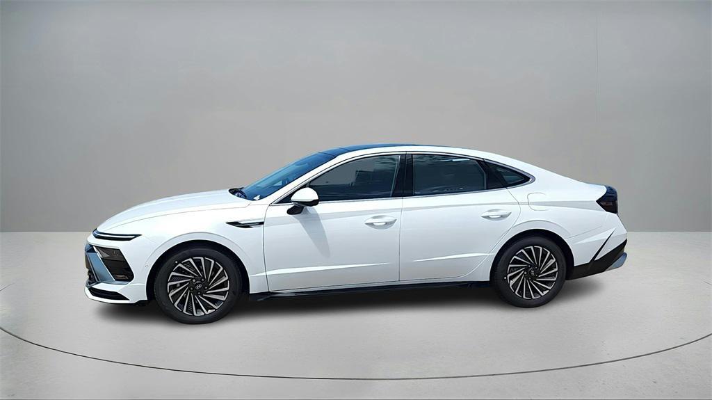 new 2025 Hyundai Sonata Hybrid car, priced at $37,990