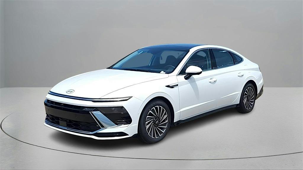 new 2025 Hyundai Sonata Hybrid car, priced at $37,990