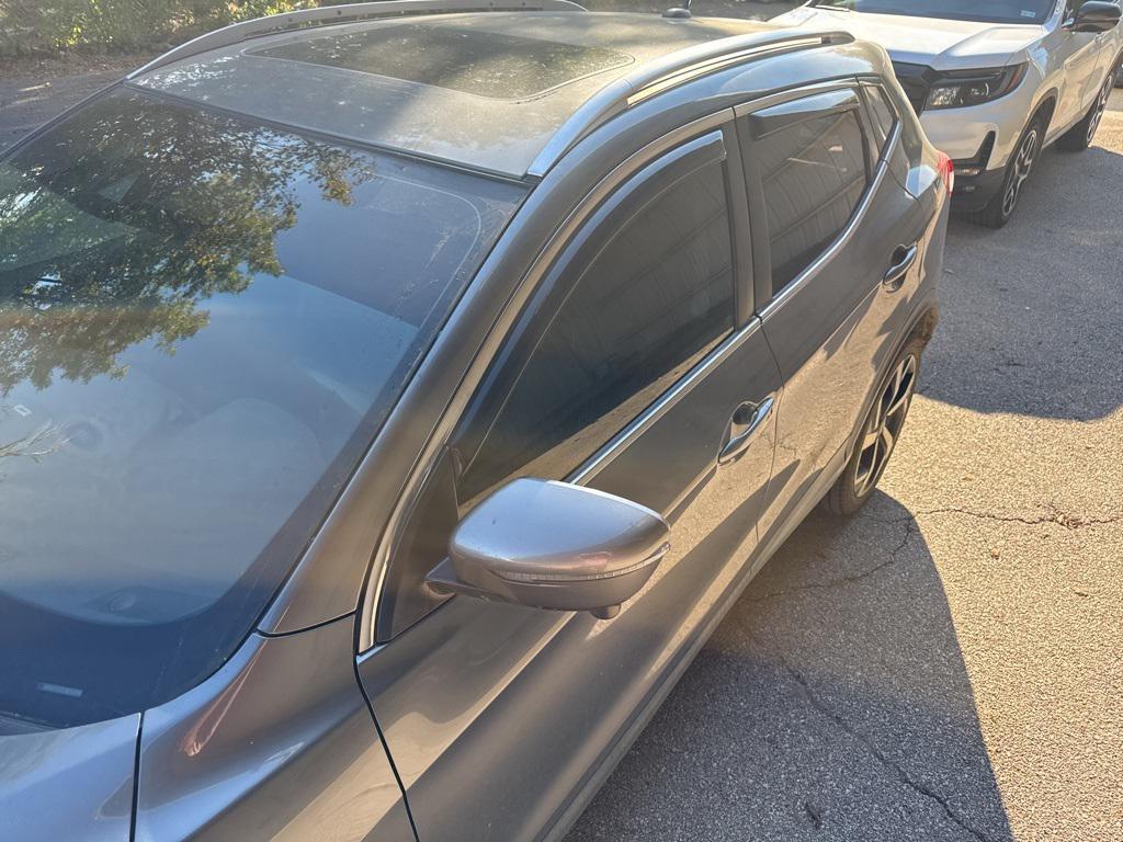 used 2020 Nissan Rogue Sport car, priced at $18,498