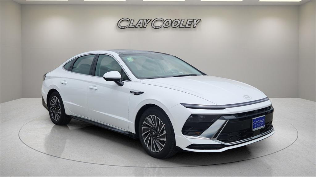 new 2025 Hyundai Sonata Hybrid car, priced at $37,780