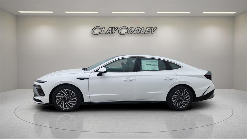 new 2025 Hyundai Sonata Hybrid car, priced at $37,780