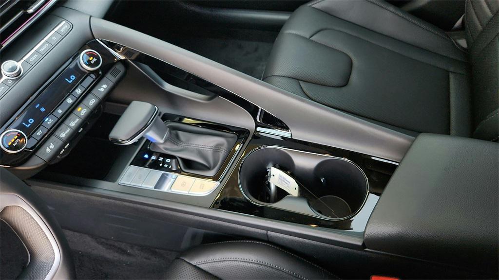 new 2025 Hyundai ELANTRA HEV car, priced at $29,655