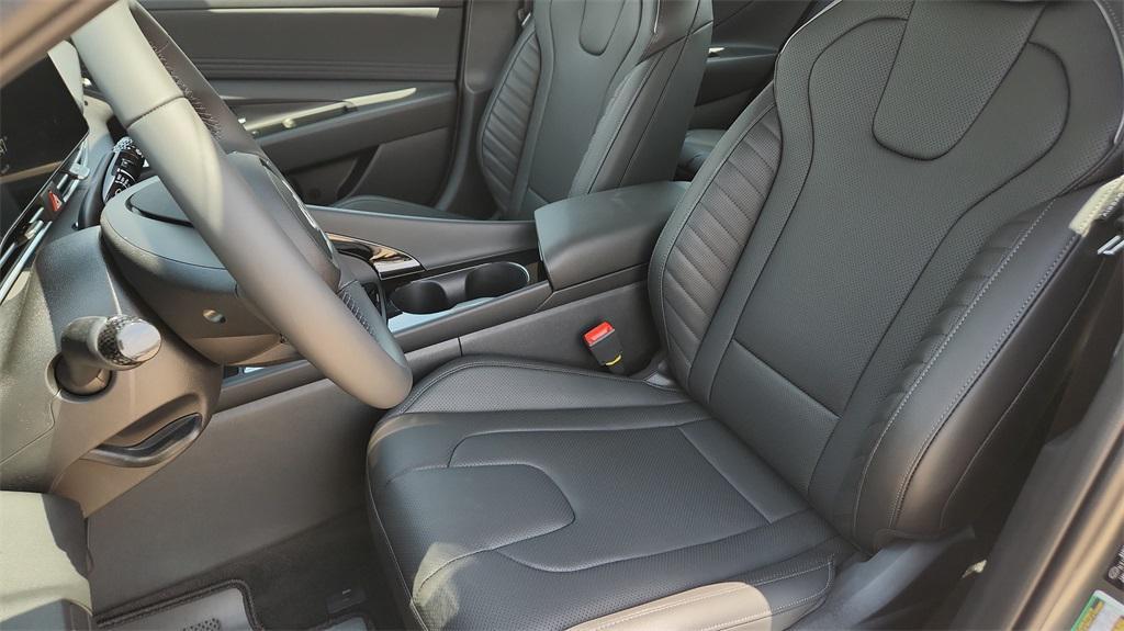 new 2025 Hyundai Elantra car, priced at $27,880