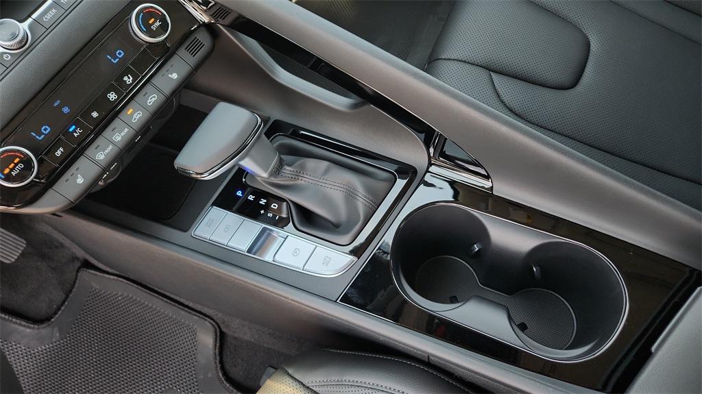new 2025 Hyundai Elantra car, priced at $27,880