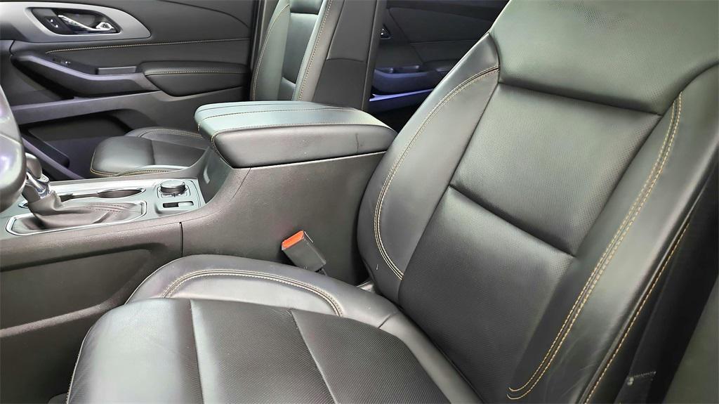 used 2021 Chevrolet Traverse car, priced at $22,998