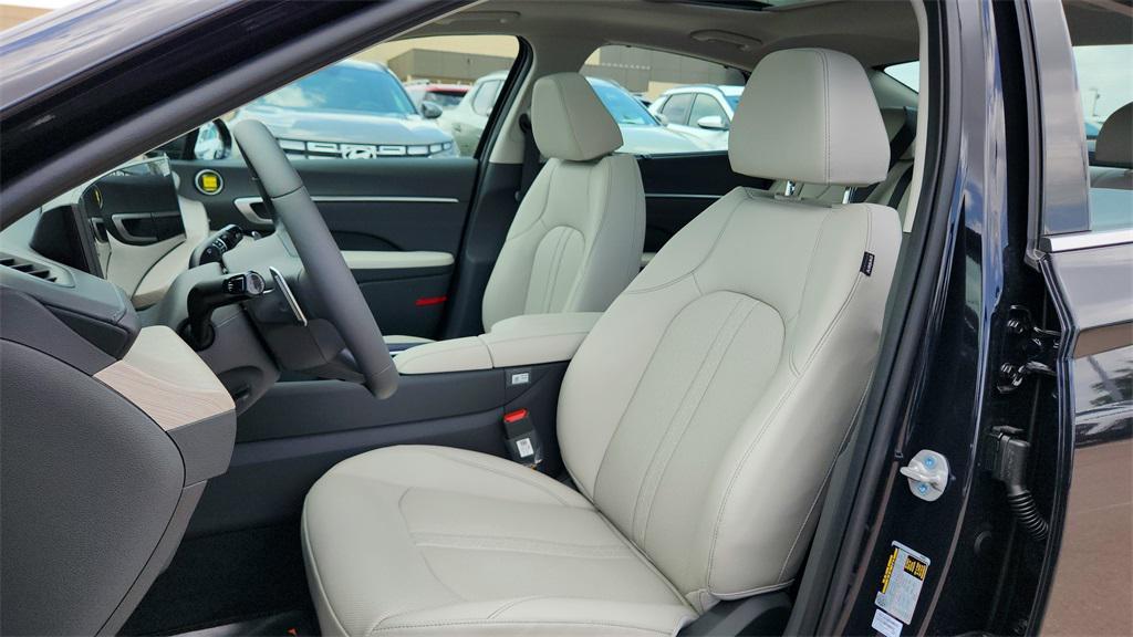new 2025 Hyundai Sonata Hybrid car, priced at $37,658