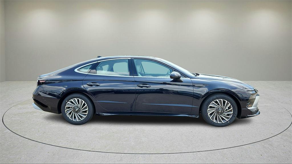 new 2025 Hyundai Sonata Hybrid car, priced at $37,658