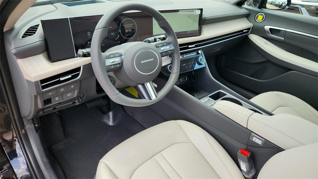 new 2025 Hyundai Sonata Hybrid car, priced at $37,658