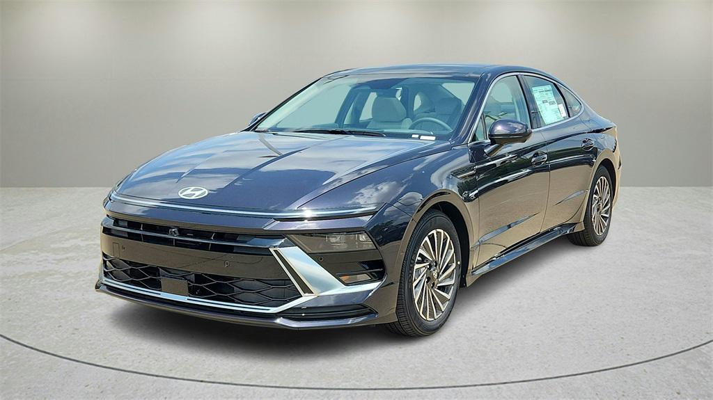 new 2025 Hyundai Sonata Hybrid car, priced at $37,658