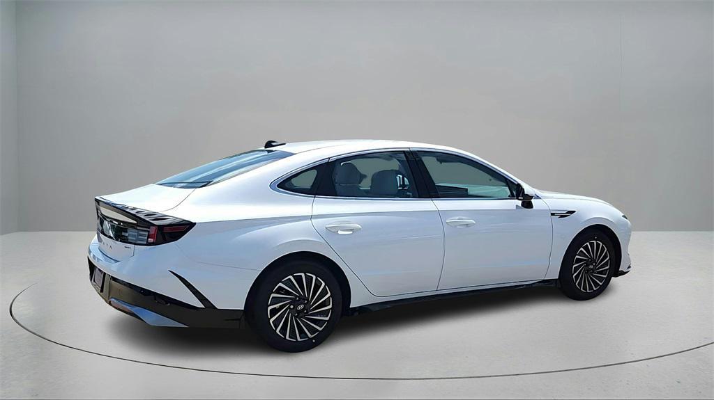 new 2025 Hyundai Sonata Hybrid car, priced at $31,575