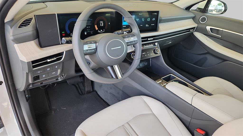 new 2025 Hyundai Sonata Hybrid car, priced at $31,575