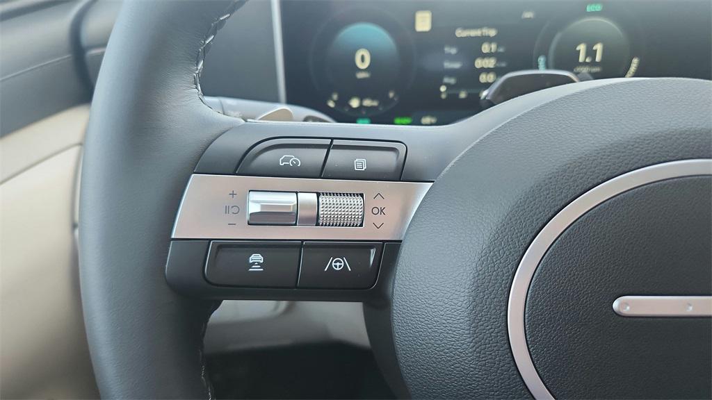 new 2025 Hyundai TUCSON Hybrid car, priced at $34,960