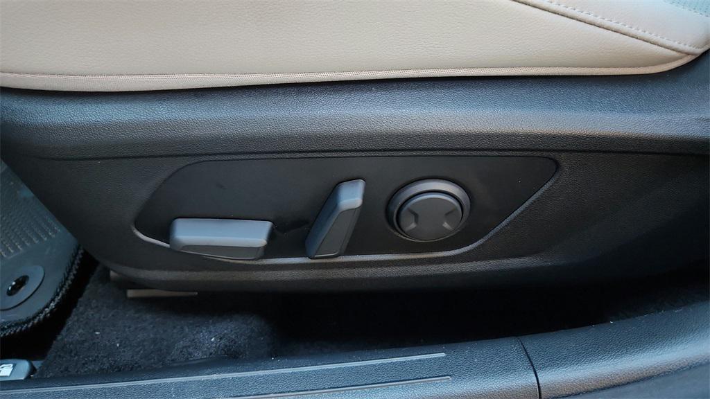 new 2025 Hyundai ELANTRA HEV car, priced at $29,170