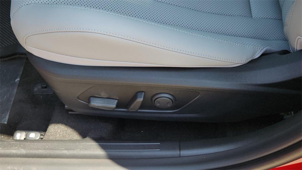 new 2025 Hyundai Elantra car, priced at $28,425