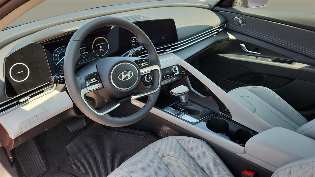 new 2025 Hyundai Elantra car, priced at $28,425