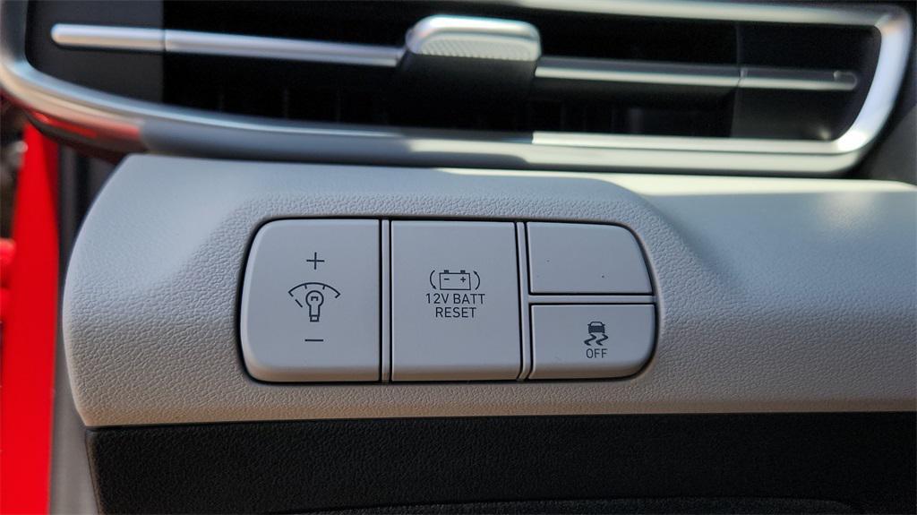 new 2025 Hyundai Elantra car, priced at $28,425