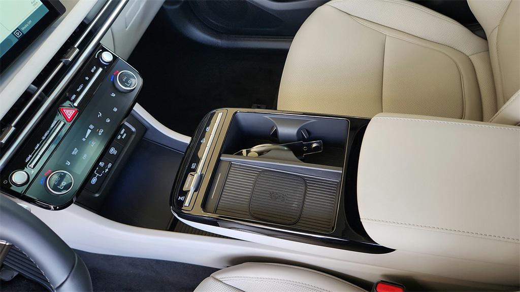 new 2025 Hyundai TUCSON Hybrid car, priced at $35,870