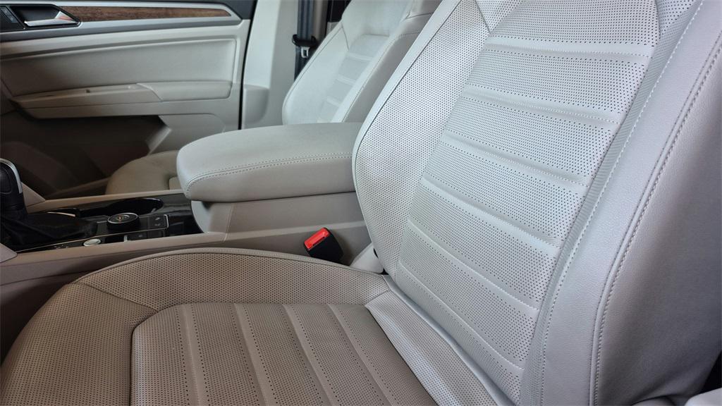 used 2020 Volkswagen Atlas car, priced at $27,998