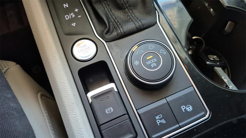 used 2020 Volkswagen Atlas car, priced at $27,998