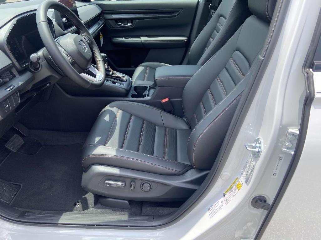 new 2026 Honda CR-V Hybrid car, priced at $40,575