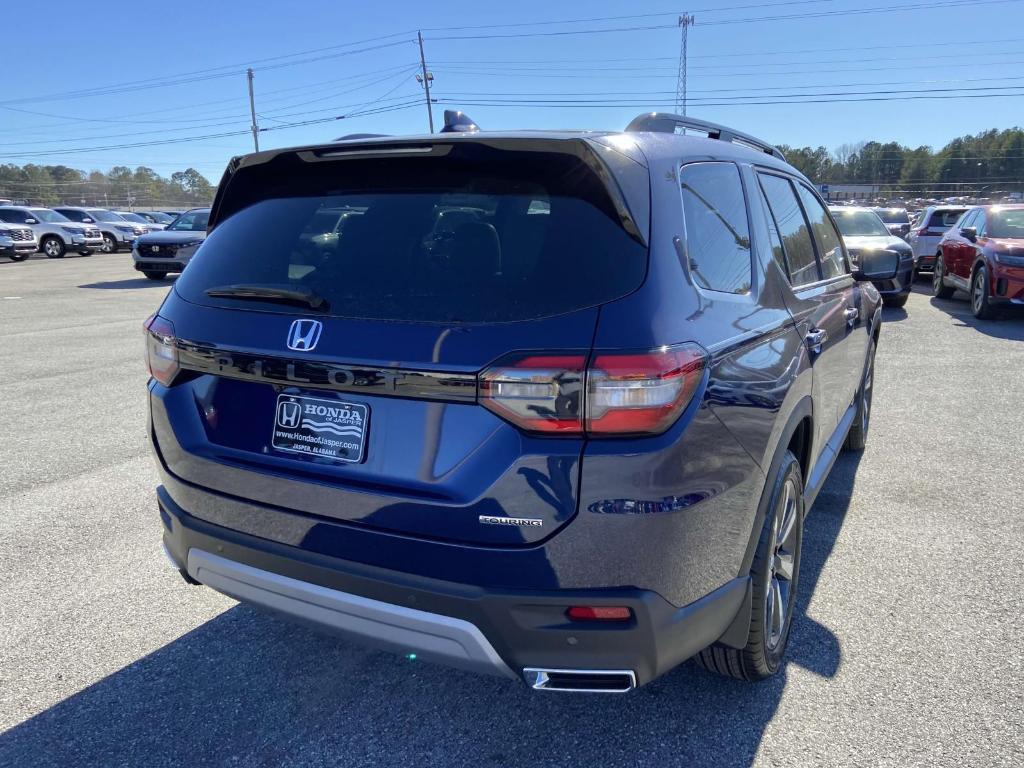 new 2025 Honda Pilot car, priced at $48,950