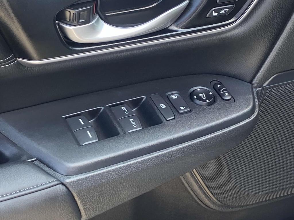 used 2022 Honda CR-V Hybrid car, priced at $32,991