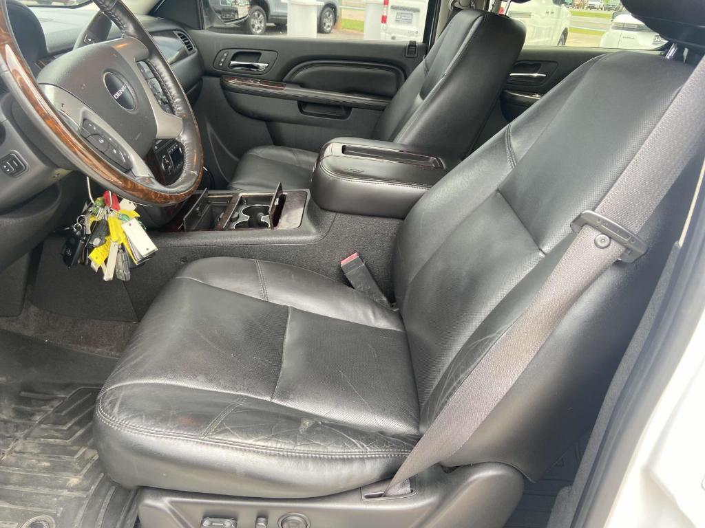 used 2011 GMC Yukon XL car, priced at $12,000