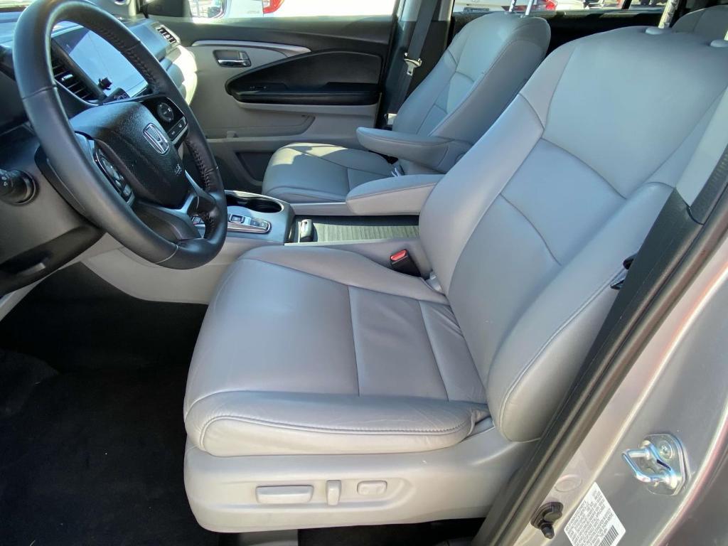 used 2022 Honda Pilot car, priced at $33,991