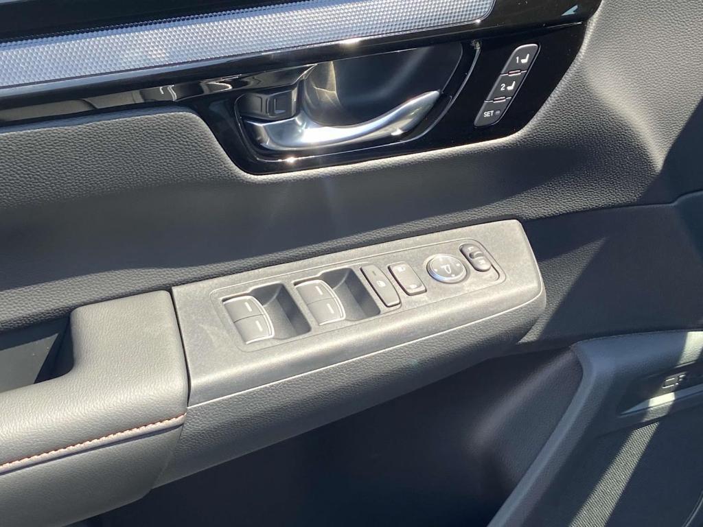 new 2026 Honda CR-V Hybrid car, priced at $44,155