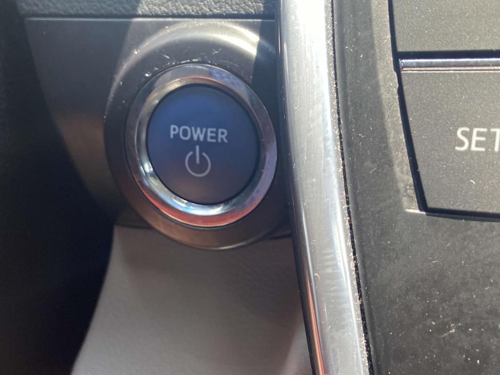 used 2015 Toyota Camry Hybrid car, priced at $18,491