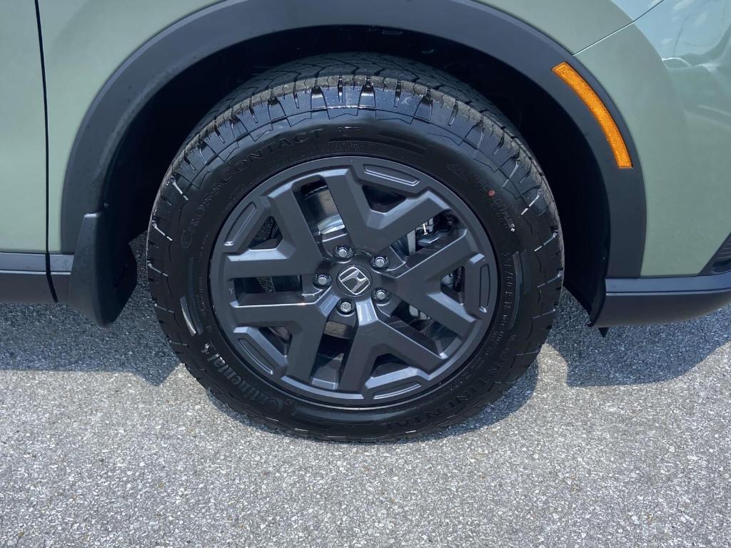 new 2026 Honda CR-V Hybrid car, priced at $40,705